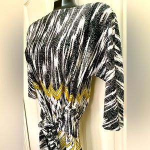 Ellen Tracy Sz 6 Attached belt Zebra-like Graphic Dress 3/4 length sleeves